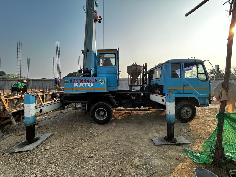 ขายเครนkato7ตัน มีเล่มทะเบียน