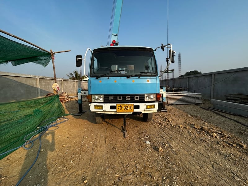 ขายเครนkato7ตัน มีเล่มทะเบียน