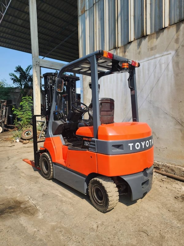  ขายด่วนน!! รถยกไฟฟ้า TOYOTA-7FB25T เสา 4.7 เมตร เกียร์ ออโต้