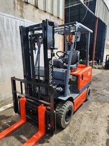 ขายด่วนน!! รถยก TOYOTA 2.5 ตัน เสา 3 เมตร