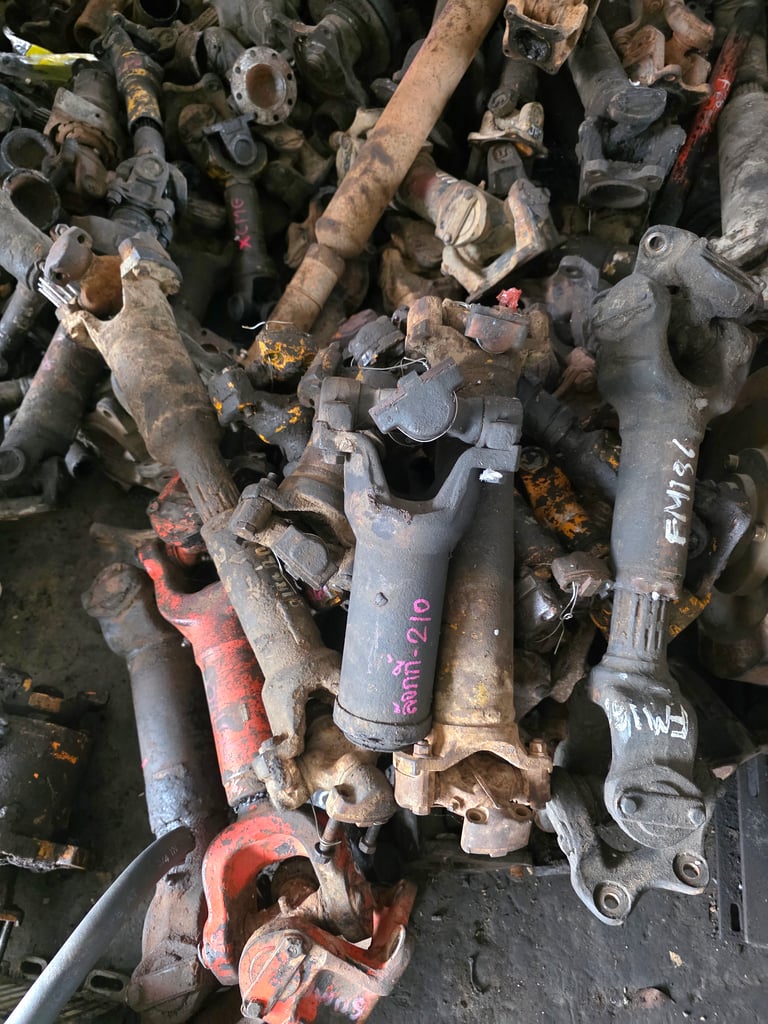 ขายเพลากลาง เพลากำลัง ยอยสิบล้อ ขายเพลากลาง เพลากำลัง ยอยสิบล้อ