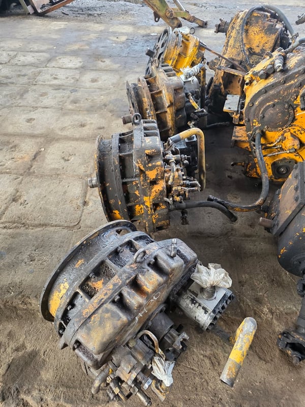 ขายทอร์คพร้อมปั้มรถตักkomatsu jh30 ขายทอร์คพร้อมปั้มรถตักkomatsu jh30