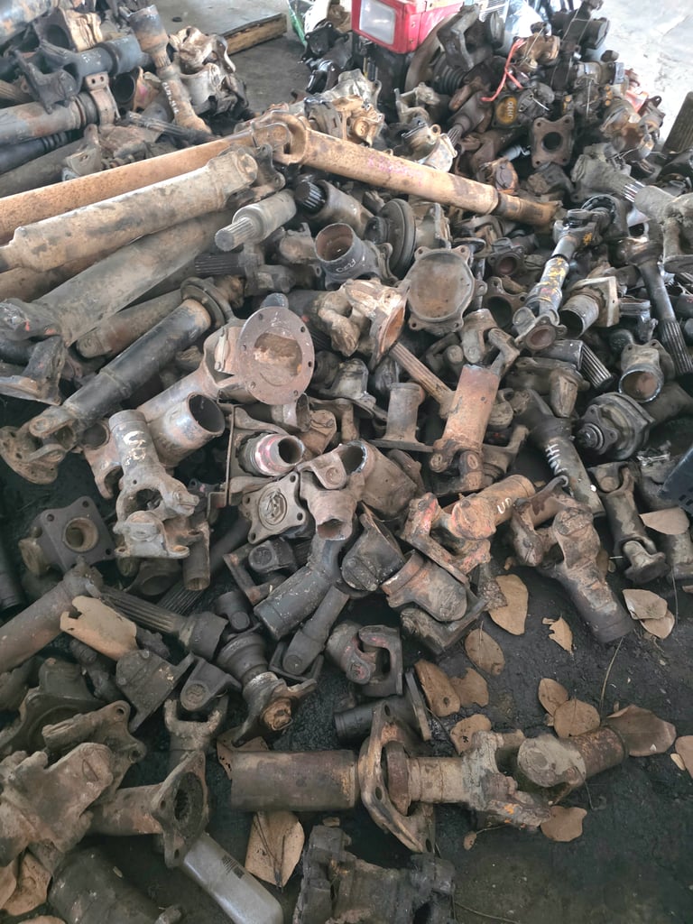 ขายเพลากลาง เพลากำลัง ยอยสิบล้อ ขายเพลากลาง เพลากำลัง ยอยสิบล้อ