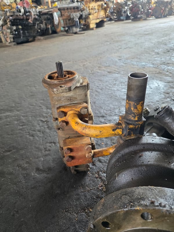 ขายปั้มแม็คโคร3ตอน 12ฟัน ถอดลงจากpc30-2