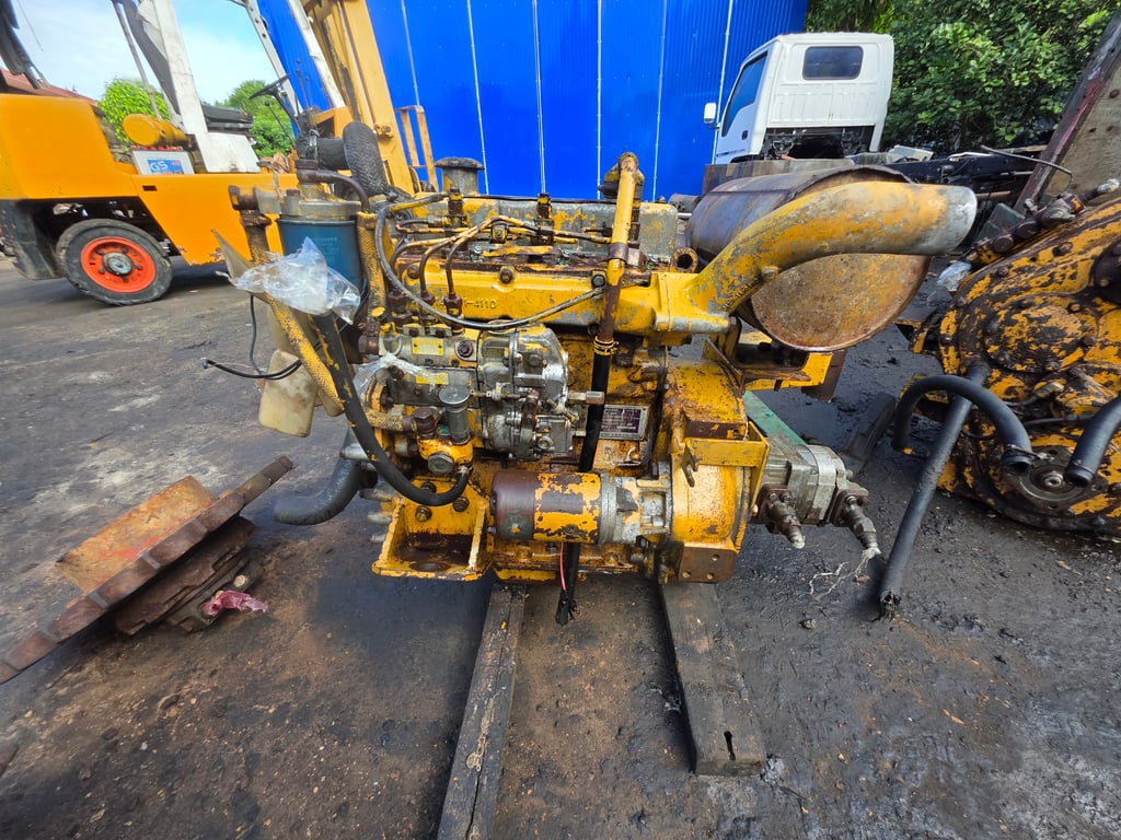 ขายเครื่องแม็คโครkomatsu 3d94-2