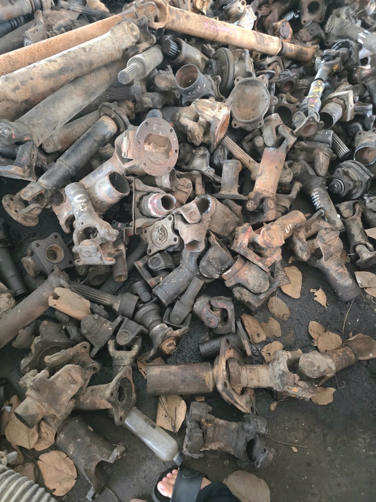 ขายเพลากลาง เพลากำลัง ยอยสิบล้อ ขายเพลากลาง เพลากำลัง ยอยสิบล้อ