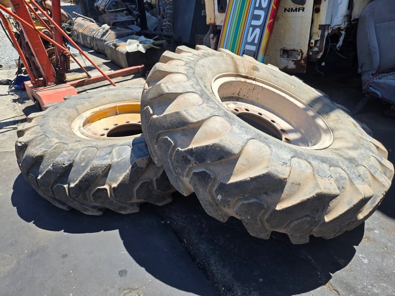 ขายกระทะพร้อมยางรถตัก