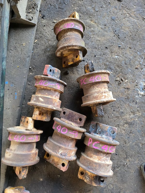 ขายโรลเล่อร์แม็คโครkomatsu pc40-3