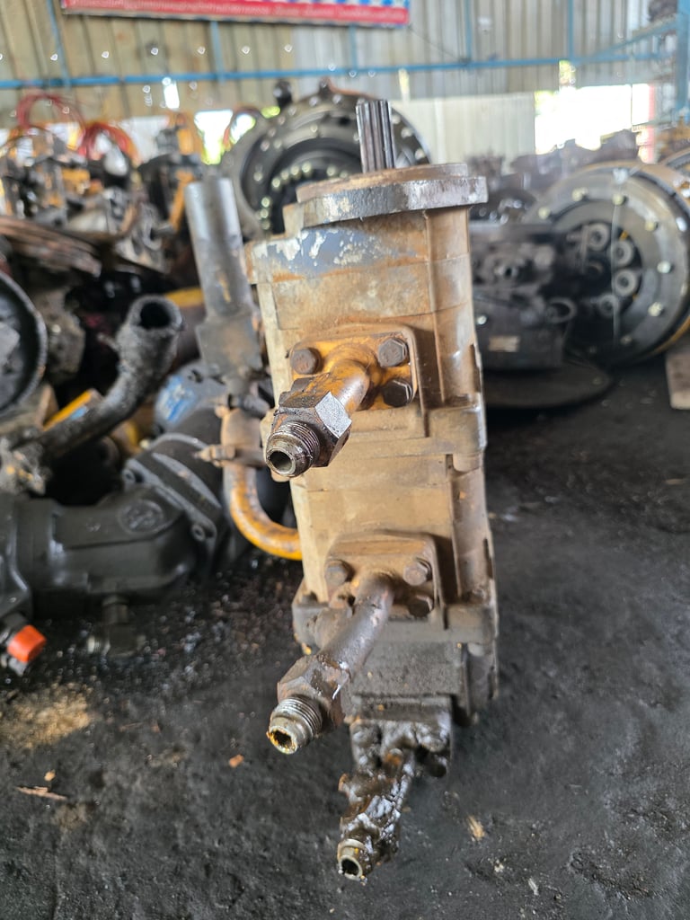 ขายปั้มแม็คโคร3ตอน 12ฟัน ถอดลงจากpc30-2