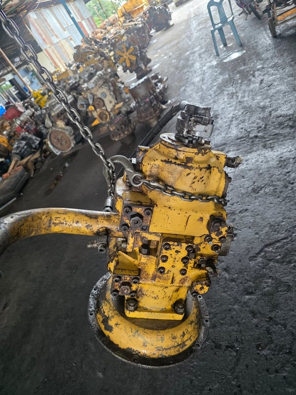 ขายปั้มแม็คโคร komatsu pc200-6 