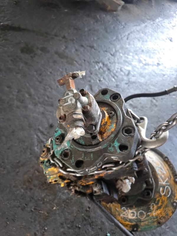 ขายปั้มแม็คโคร kobelco sk200-2 ขายปั้มแม็คโคร kobelco sk200-2