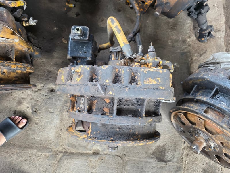 ขายทอร์คพร้อมปั้มรถตักkomatsu jh30 ขายทอร์คพร้อมปั้มรถตักkomatsu jh30