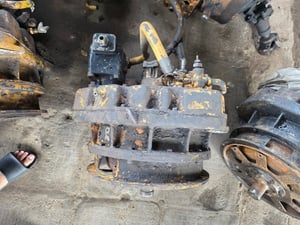 ขายทอร์คพร้อมปั้มรถตักkomatsu jh30 ขายทอร์คพร้อมปั้มรถตักkomatsu jh30