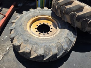 ขายกระทะพร้อมยางรถตัก