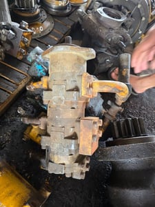 ขายปั้มแม็คโคร3ตอน 12ฟัน ถอดลงจากpc30-2