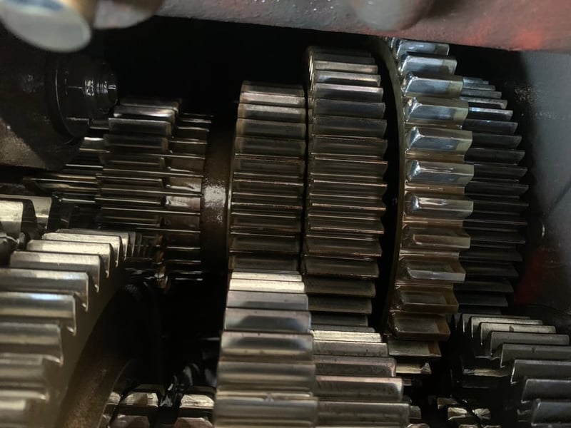 ขายเกียร์อีตั้น 10.5รอบ ปลายออก1.3 เฟืองสวย