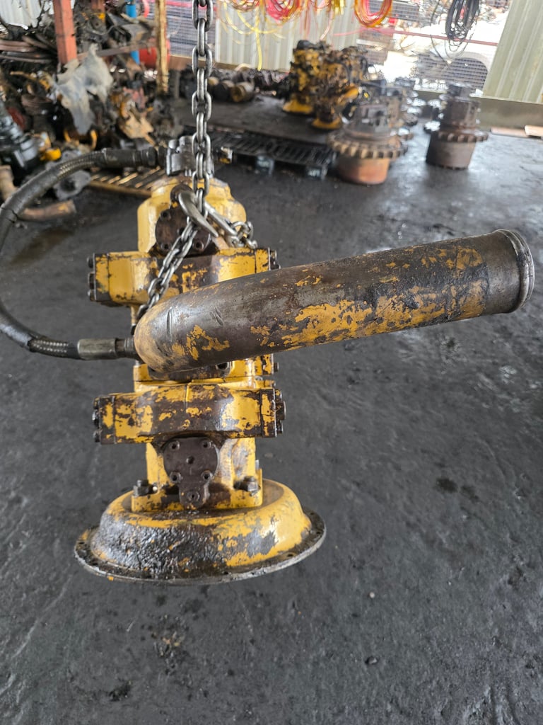 ขายปั้มแม็คโคร komatsu pc200-6 