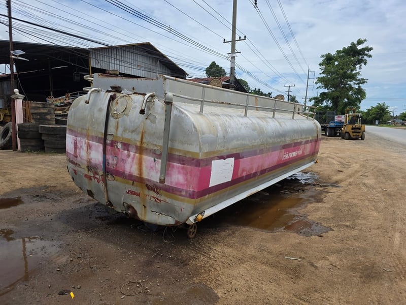 ขายแท้งค์น้ำ16000ลิตร มีช่องกั้น4ช่อง