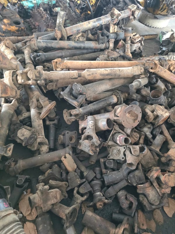 ขายเพลากลาง เพลากำลัง ยอยสิบล้อ ขายเพลากลาง เพลากำลัง ยอยสิบล้อ