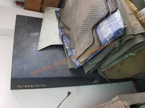 ฝากระโปรงหลังรถยนต์ volvo 740 เก่าญี่ปุ่น ฝากระโปรงหลังรถยนต์ volvo 740 เก่าญี่ปุ่น