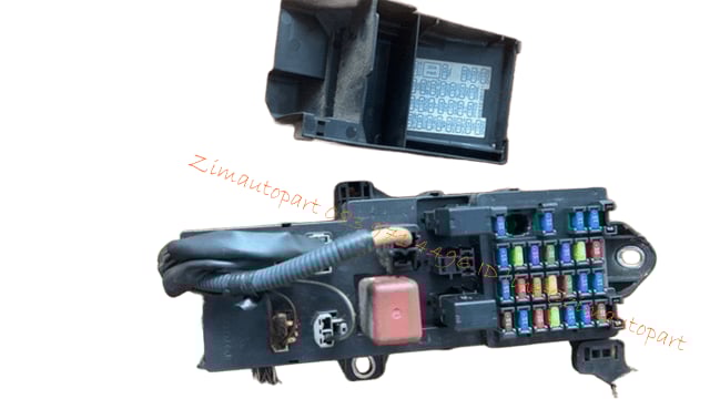 แผงฟิวส์รถยนต์ toyota HIACE เก่าญี่ปุ่น