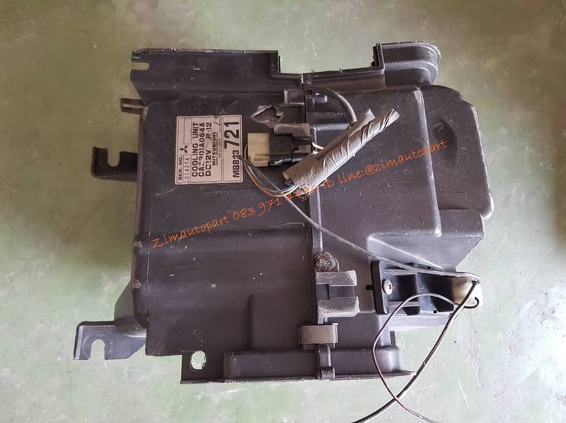 ตู้แอร์คอยร์เย็นรถยนต์ mitsubishi ULTIMA E54A เก่าญี่ปุ่น ตู้แอร์คอยร์เย็นรถยนต์ mitsubishi ULTIMA E54A เก่าญี่ปุ่น