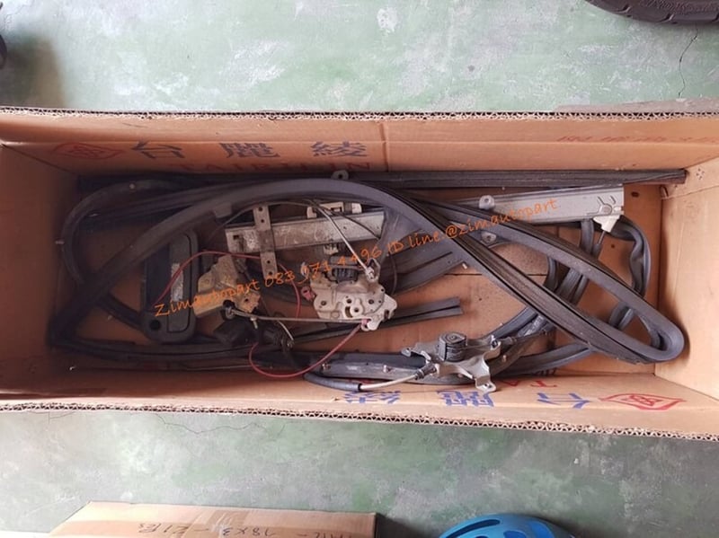 อุปกรณ์ประตูหน้าซ้าย nissan FRONTIER 