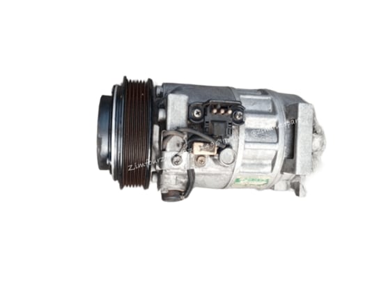 คอมแอร์รถยนต์ benz C220 เก่าญี่ปุ่น คอมแอร์รถยนต์ benz C220 เก่าญี่ปุ่น