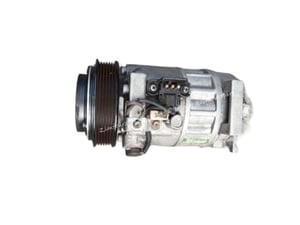 คอมแอร์รถยนต์ benz C220 เก่าญี่ปุ่น คอมแอร์รถยนต์ benz C220 เก่าญี่ปุ่น