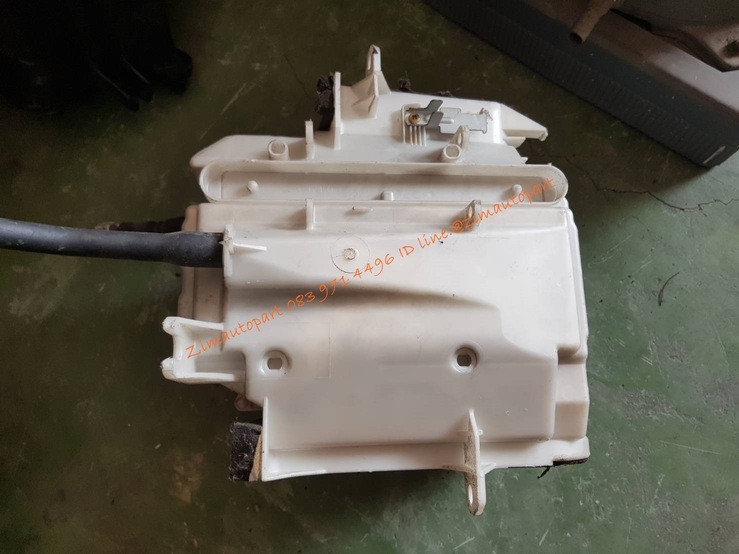 ตู้แอร์คอยร์เย็นรถยนต์ toyota COROLLA AE111 เก่าญี่ปุ่น