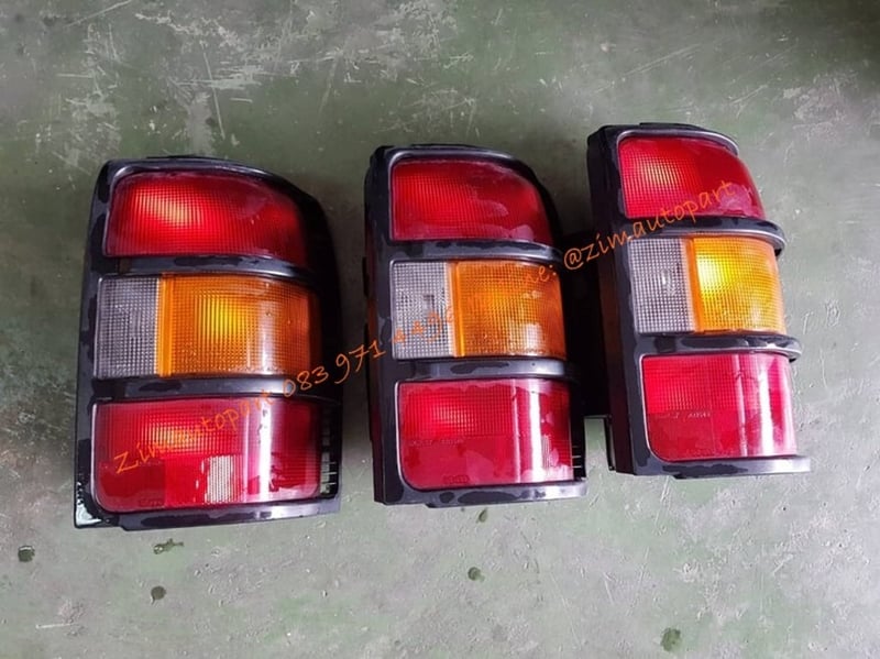 ไฟท้ายรถยนต์ mitsubishi PAJERO SHOKUL เก่าญี่ปุ่น