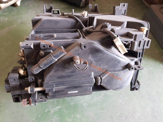 ตู้แอร์แยกลมรถยนต์ mitsubishi ULTIMA E54A เก่าญี่ปุ่น ตู้แอร์แยกลมรถยนต์ mitsubishi ULTIMA E54A เก่าญี่ปุ่น