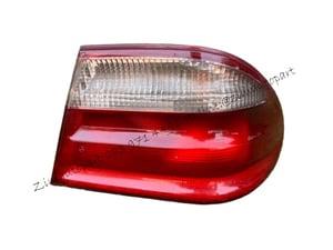 ไฟท้ายรถยนต์ benz E200 KOMPRESSOR เก่าญี่ปุ่น