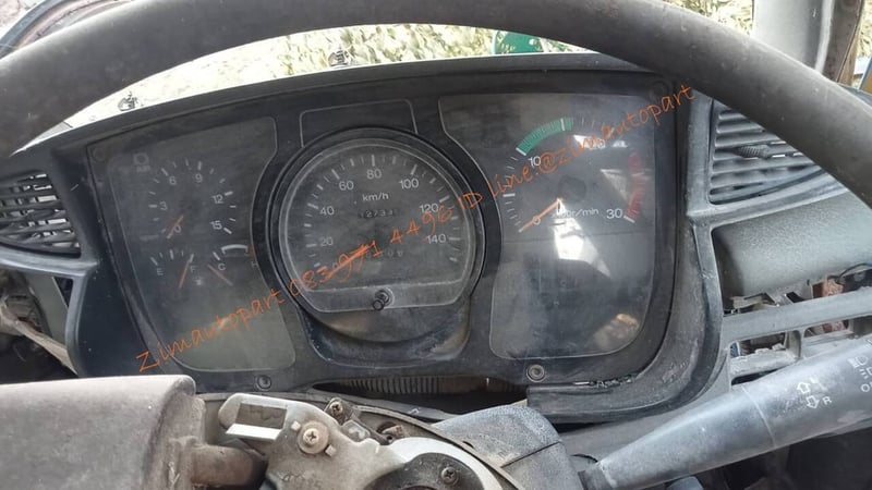 เรือนไมล์ nissan UD เก่าญี่ปุ่น