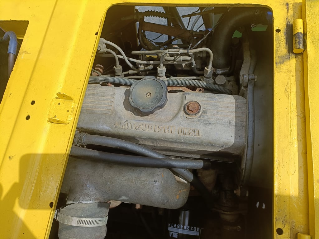 รถขุดล้อยาง YANMAR  ขนาด 3 ตัน PC30   ทำงานได้เอนกประสงค์ มีเกียร์ Low-Hi