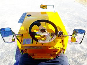 รถบด หน้าเหล็ก-หลังยาง Komatsu JV40C ขนาด 4 ตัน มีระบบสั้นสะเทือน หลังคากันแดดกันฝน รถบด หน้าเหล็ก-หลังยาง Komatsu JV40C ขนาด 4 ตัน มีระบบสั้นสะเทือน หลังคากันแดดกันฝน