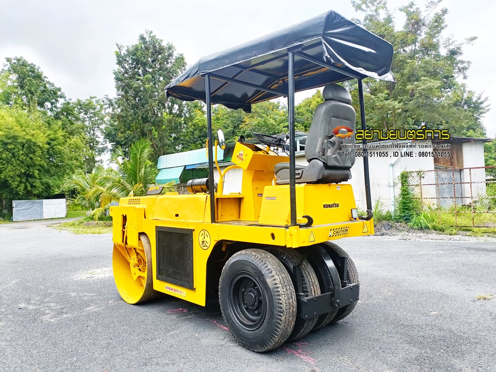 รถบดอัดสั่นสะเทือน หน้าเหล็ก หลังยาง  Komatsu 4 ตัน   ขนาด 4 ตัน มีระบบสั้นสะเทือน  หลังคากันแดดกันฝน