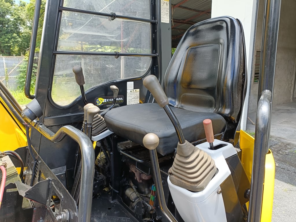 รถขุด YANMAR B3 ขนาด 3.5 ตัน PC35 คอนโทรน้ำมัน ปั๊มนิ้ว มีไลน์ไปป์ปิ้ง รถขุด YANMAR B3 ขนาด 3.5 ตัน PC35 คอนโทรน้ำมัน ปั๊มนิ้ว มีไลน์ไปป์ปิ้ง