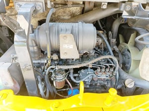 รถขุด แบคโฮ  Komatsu PC40MR  ขนาด 4 ตัน  คอนโทรลน้ำมัน ปั๊มนิ้ว แทรคยาง มีไลน์ไปป์ปิ้ง