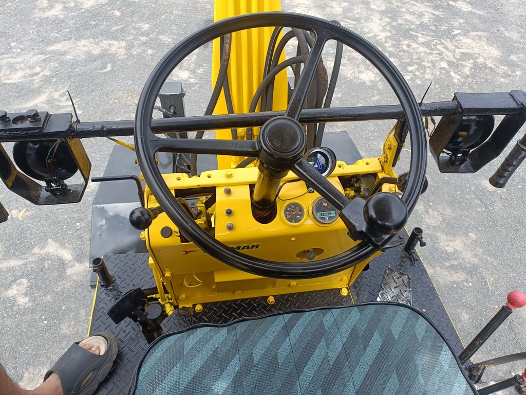 รถขุดล้อยาง YANMAR  ขนาด 3 ตัน PC30 ทำงานได้เอนกประสงค์ มีเกียร์ Low-Hi