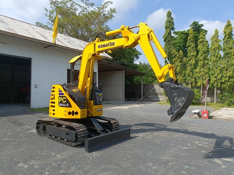 รถขุด แบคโฮ Komatsu PC28UU-2 ขนาด 2.8 ตัน คอนโทรลน้ำมัน บูมอาร์มแบบสไลด์ แทรคเหล็ก รถขุด แบคโฮ Komatsu PC28UU-2 ขนาด 2.8 ตัน คอนโทรลน้ำมัน บูมอาร์มแบบสไลด์ แทรคเหล็ก