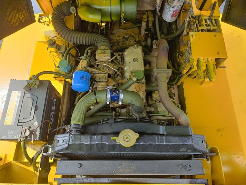 รถตัก เอวอ่อน MITSUI บุ้งกี๋ ขนาด 0.75 คิว ขับเคลื่อน 4 ล้อ   4WD ล้อ-ยางสภาพดี ทั้ง 4 เส้น ตักขึ้น รถ 6 ล้อได้สบายๆ