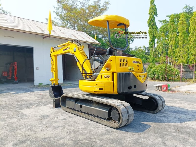 รถขุด แบคโฮ  Komatsu PC40MR  ขนาด 4 ตัน  คอนโทรลน้ำมัน ปั๊มนิ้ว แทรคยาง มีไลน์ไปป์ปิ้ง