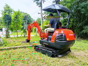  รถขุด แบคโฮ  Kubota RX-141  ขนาด 1.4 ตัน PC14  คอนโทรลน้ำมัน แทรคยาง บูมอาร์มสไลด์