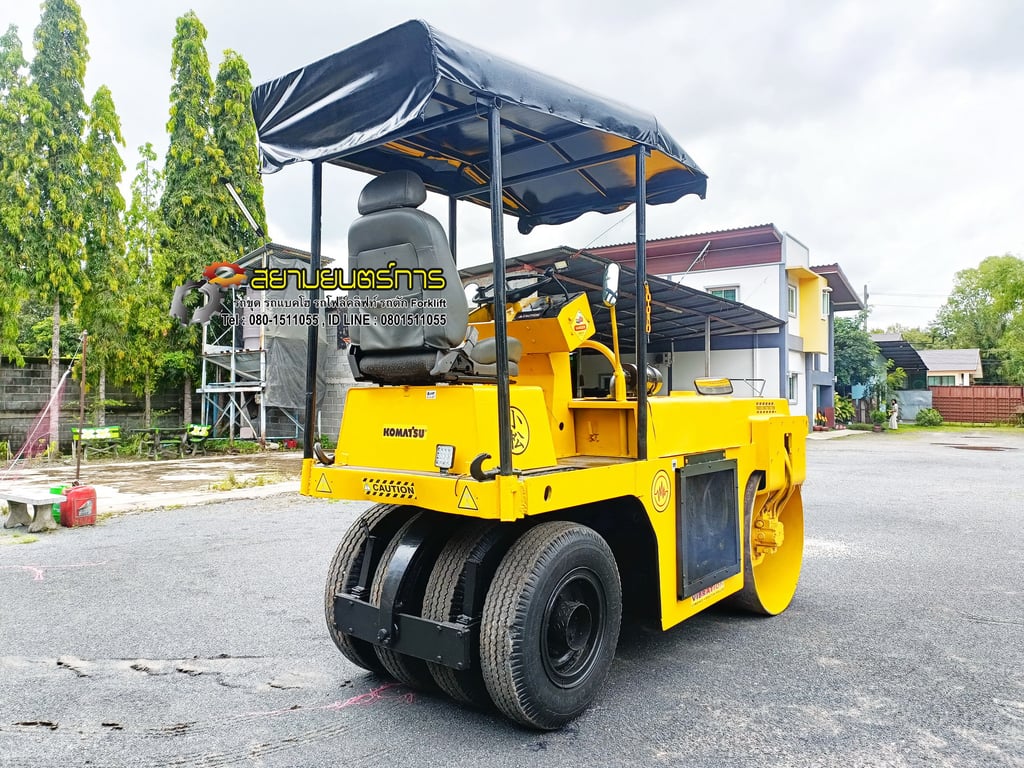 รถบดอัดสั่นสะเทือน หน้าเหล็ก หลังยาง  Komatsu 4 ตัน   ขนาด 4 ตัน มีระบบสั้นสะเทือน  หลังคากันแดดกันฝน