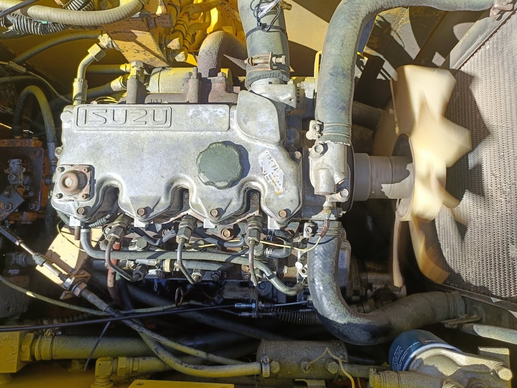 รถบด หน้าเหล็ก-หลังยาง SAKAI TW350   ขนาด 3.5 ตัน มีระบบสั้นสะเทือน  หลังคากันแดดกันฝน