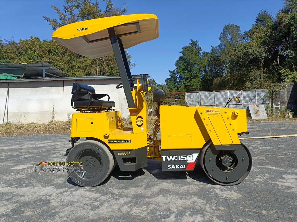 รถบด หน้าเหล็ก-หลังยาง SAKAI TW350   ขนาด 3.5 ตัน มีระบบสั้นสะเทือน  หลังคากันแดดกันฝน