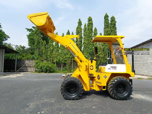 รถตัก เอวอ่อน MITSUI บุ้งกี๋ ขนาด 0.75 คิว ขับเคลื่อน 4 ล้อ   4WD ล้อ-ยางสภาพดี ทั้ง 4 เส้น ตักขึ้น รถ 6 ล้อได้สบายๆ