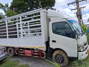 ขายรถบรรทุกหกล้อ คอกสูง มีลิฟท์ท้าย 1.5 ตัน สภาพดี ไมล์น้อย 