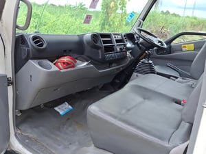 ขายรถบรรทุกหกล้อ คอกสูง มีลิฟท์ท้าย 1.5 ตัน สภาพดี ไมล์น้อย 